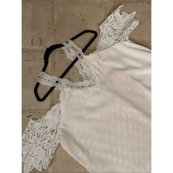 Like new cold shoulder dress - Picture 4 of 8